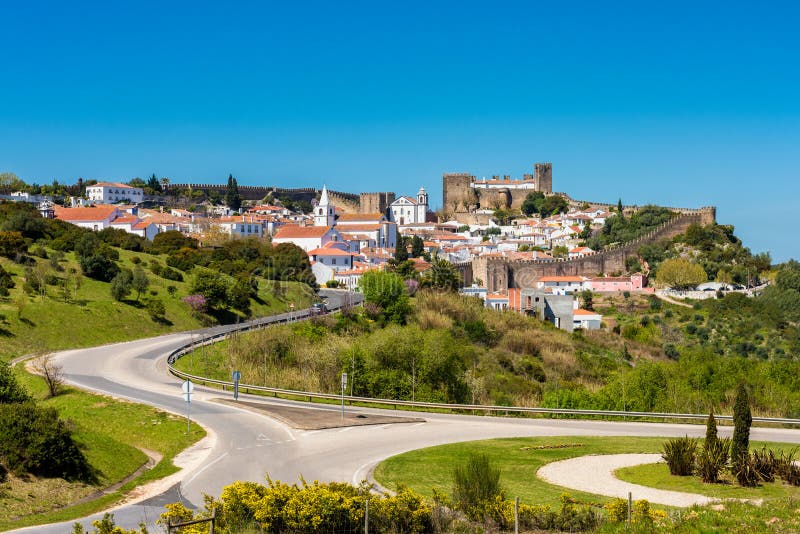 Stadt von Obidos Portugal und seine Wand und Schloss lizenzfreie stockfotos Stadt von Obidos Portugal und seine Wand und Schloss lizenzfreie stockfotos