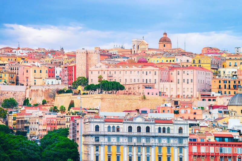 Stadtbild der alten Mitte von Cagliari lizenzfreies stockfoto Stadtbild der alten Mitte von Cagliari lizenzfreies stockfoto