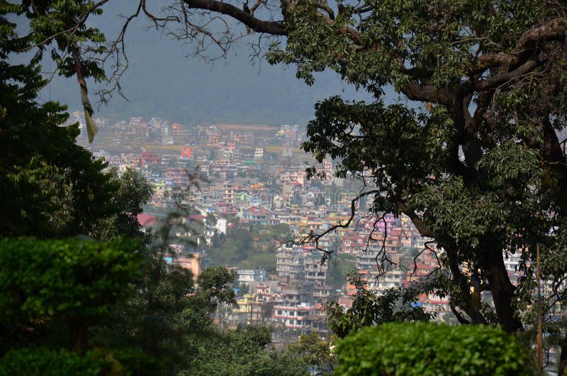 Stadtbild von Blick Kathmandus Nepal auf auf Swayambhunath-Tempel lizenzfreies stockfoto Stadtbild von Blick Kathmandus Nepal auf auf Swayambhunath-Tempel lizenzfreies stockfoto