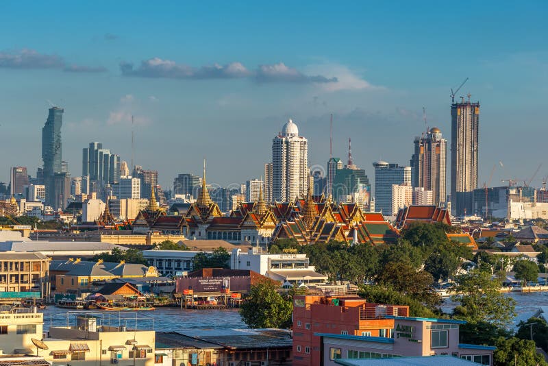 Stadtbildansicht des großartigen Palastes in Bangkok lizenzfreie stockfotografie Stadtbildansicht des großartigen Palastes in Bangkok lizenzfreie stockfotografie