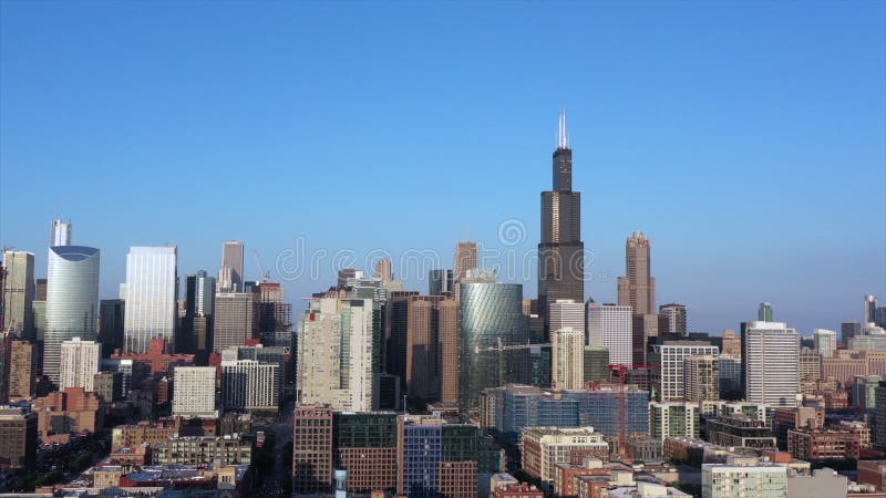 Stadtbildsonnenuntergang Vogelperspektive-Sommer Chicagos Illinois im Stadtzentrum log