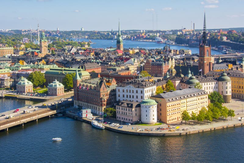Stadtstockholms altes Panorama Gamla Stan von Rathaus-Spitze, Schweden lizenzfreie stockfotos Stadtstockholms altes Panorama Gamla Stan von Rathaus-Spitze, Schweden lizenzfreie stockfotos