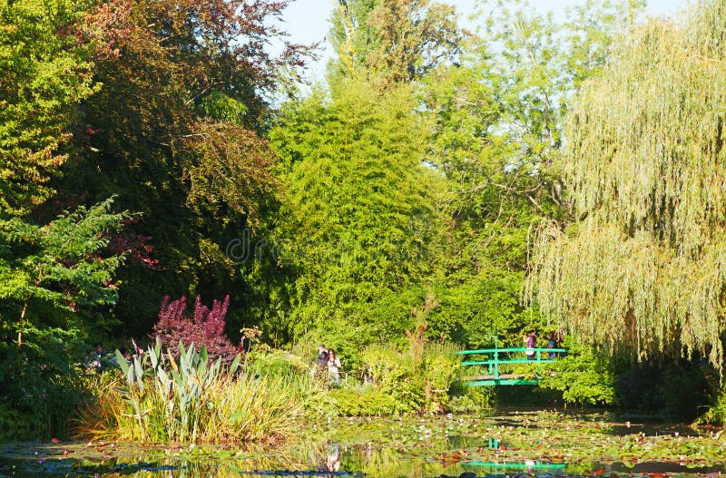 Stagno della ninfea di Monet in Giverny fotografia stock Stagno della ninfea di Monet in Giverny fotografia stock