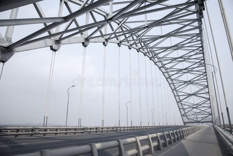 Stahlbinderbogenbrücke stockbild Stahlbinderbogenbrücke stockbild