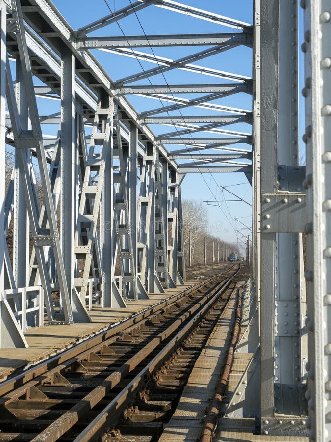 Stahleisenbahnbrücke lizenzfreies stockfoto Stahleisenbahnbrücke lizenzfreies stockfoto