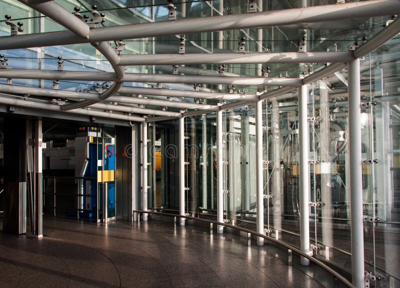 Stahlmetallbau mit Glas stockbilder Stahlmetallbau mit Glas stockbilder