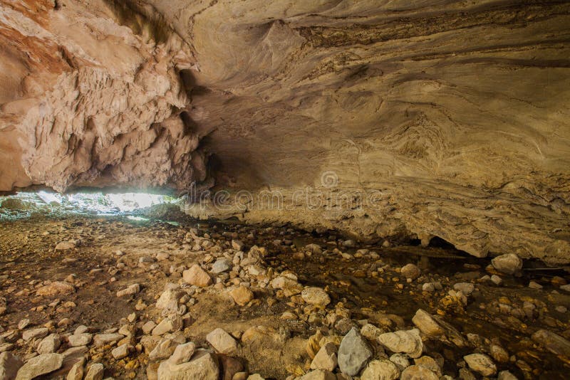 Stalaktitstalaktitform schön innerhalb der Höhle lizenzfreie stockfotos Stalaktitstalaktitform schön innerhalb der Höhle lizenzfreie stockfotos