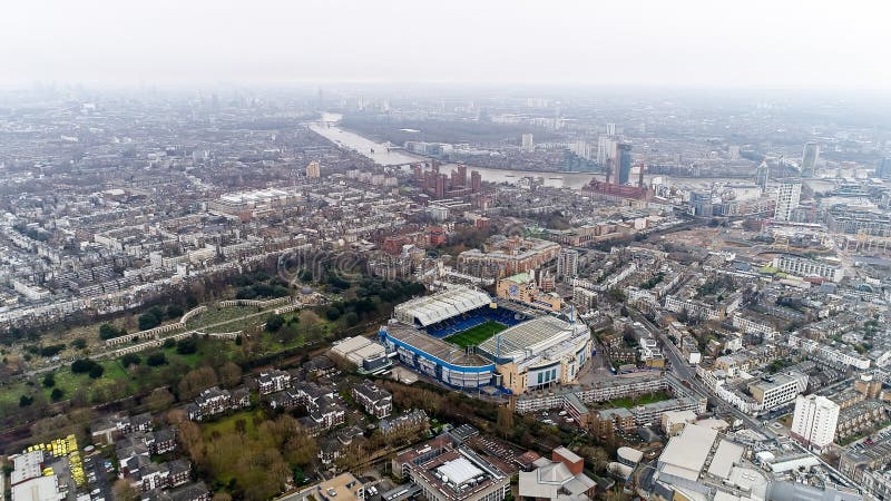 Stamford mosta domu stadium Chelsea futbolu klubu widok z lotu ptaka zdjęcia stock Stamford mosta domu stadium Chelsea futbolu klubu widok z lotu ptaka zdjęcia stock