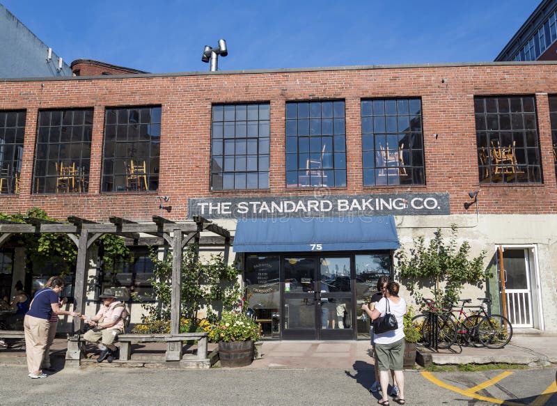 Standard Baking Company 编辑类照片. 图片 包括有 布琼布拉, 公司, 人们, 缅因 132691941