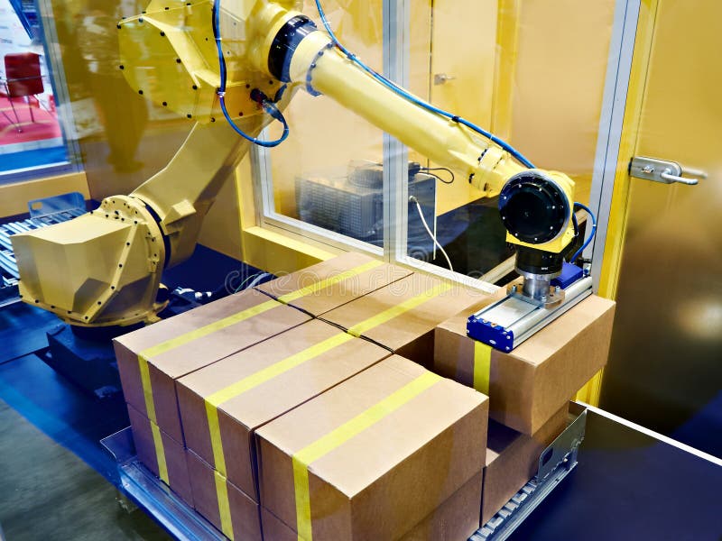 Standard multipurpose robot and cardboard boxes