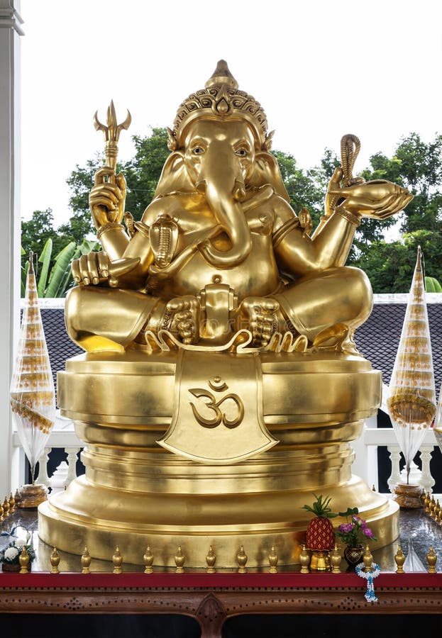 Standbeeld Het Gouden Van Ganesha (Ganesh,
