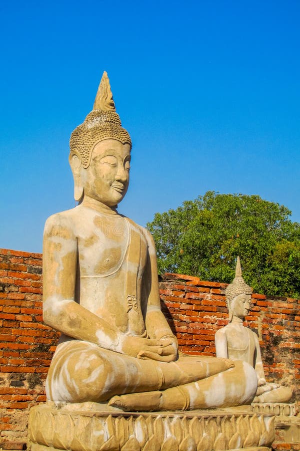 Standbeeld van Boedha van het Ayutthaya het Historische Park oude royalty-vrije stock afbeelding Standbeeld van Boedha van het Ayutthaya het Historische Park oude royalty-vrije stock afbeelding