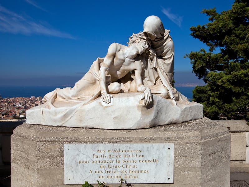 Standbeeld van Jesus Christ en Heilige Veronica (1902). Marseille, Fr stock foto's Standbeeld van Jesus Christ en Heilige Veronica (1902). Marseille, Fr stock foto's