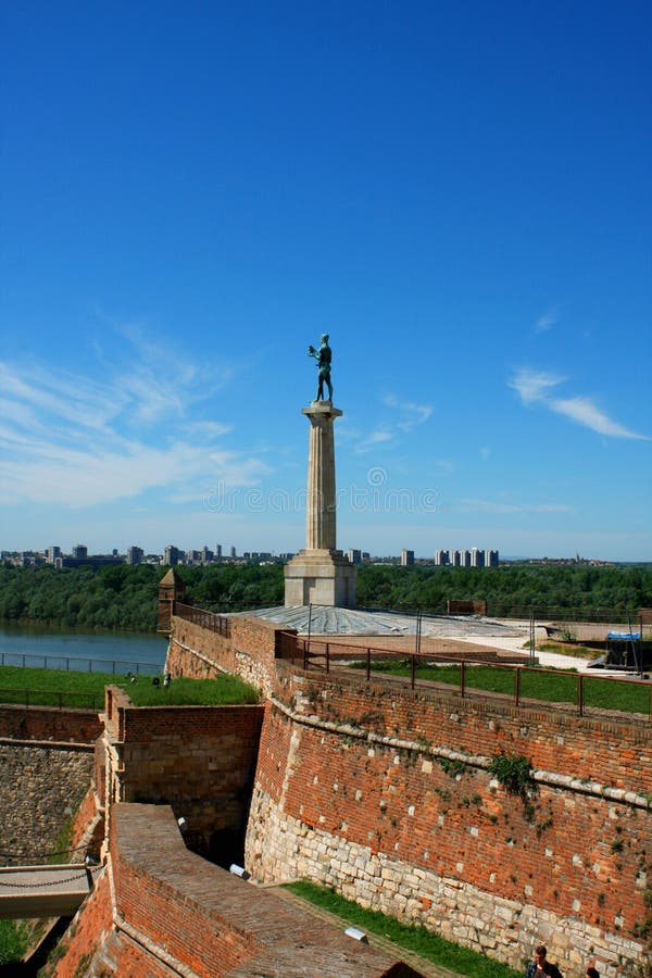 Standbeeld van Overwinning - Kalemegdan in Belgrado royalty-vrije stock foto Standbeeld van Overwinning - Kalemegdan in Belgrado royalty-vrije stock foto