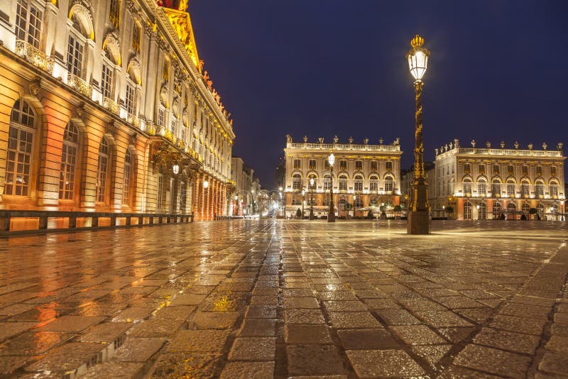 Stanislas kwadrat przy dżdżystym wieczór, Nancy obrazy stock Stanislas kwadrat przy dżdżystym wieczór, Nancy obrazy stock