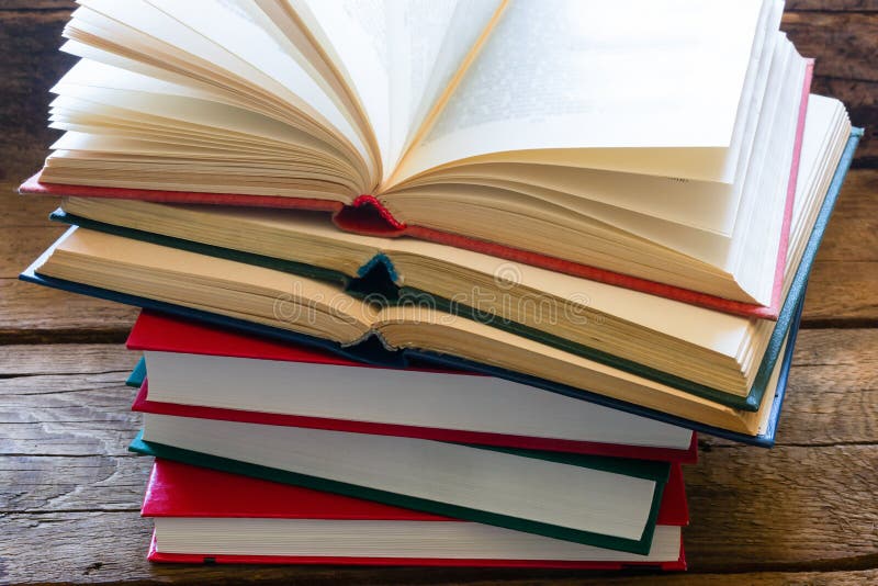 Stapel Boeken voor het Leren stock afbeeldingen Stapel Boeken voor het Leren stock afbeeldingen