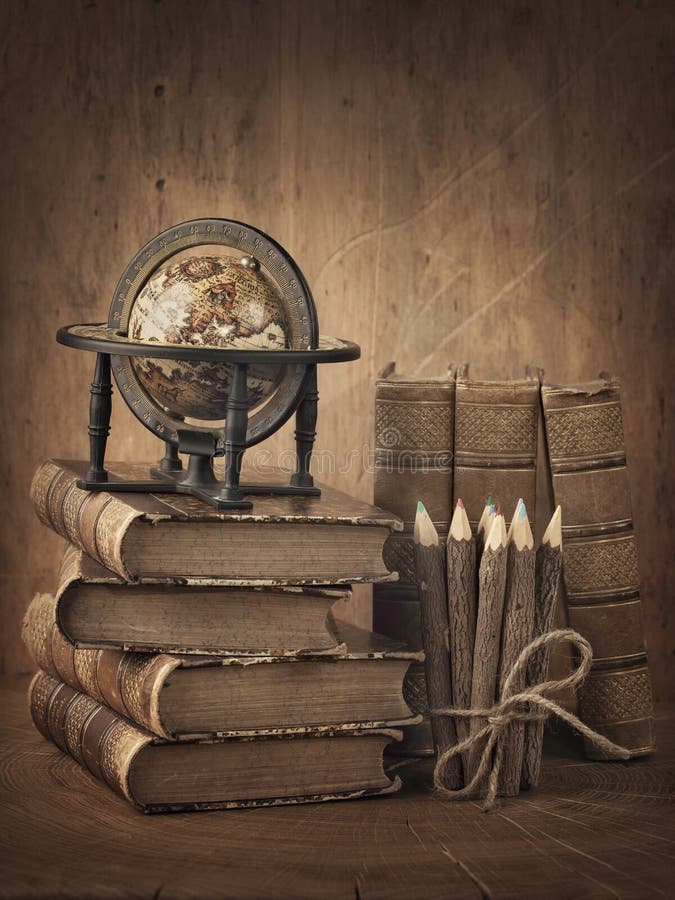 Stapel von Büchern und von Kugel Stapel von Büchern und von Kugel