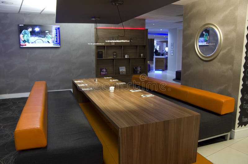 A 4 star hotel bar restaurant was decorated with nice modern furniture and lighting. Novotel London Waterloo. A 4 star hotel bar restaurant was decorated with nice modern furniture and lighting. Novotel London Waterloo.