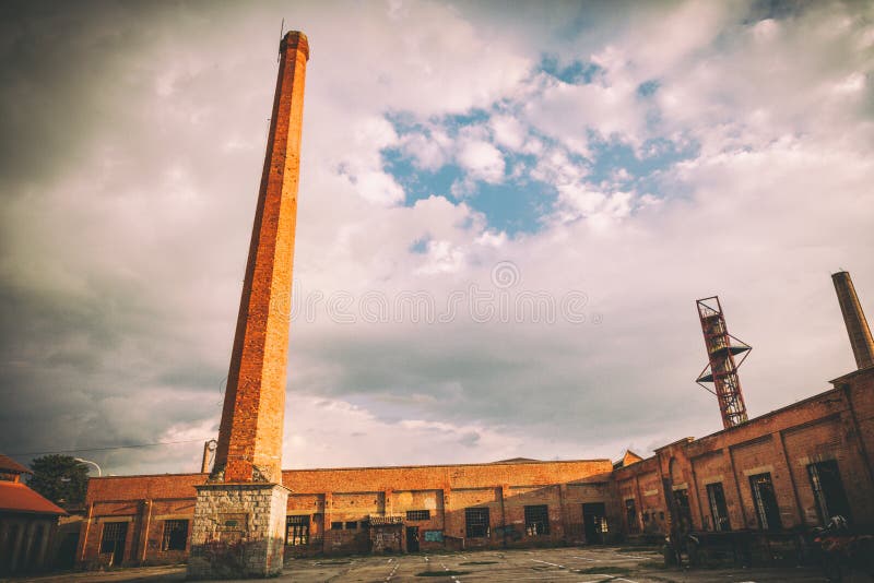 Stara Livnica, arsenal velho de Knezev da fábrica em Kragujevac, Sérvia Construção maravilhosa fotos de stock Stara Livnica, arsenal velho de Knezev da fábrica em Kragujevac, Sérvia Construção maravilhosa fotos de stock