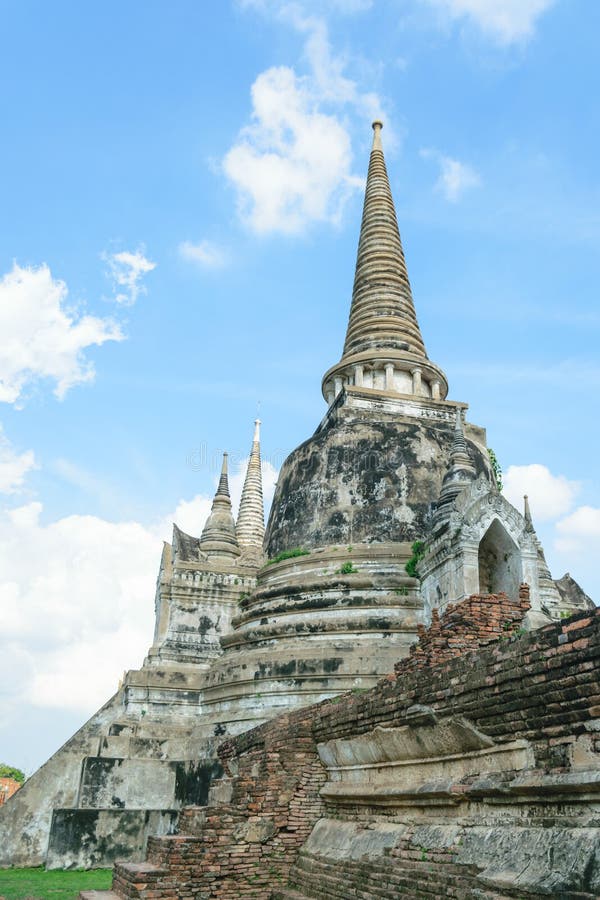 Download Stara pagoda obraz stock. Obraz złożonej z błękitny, monaster - 57669207