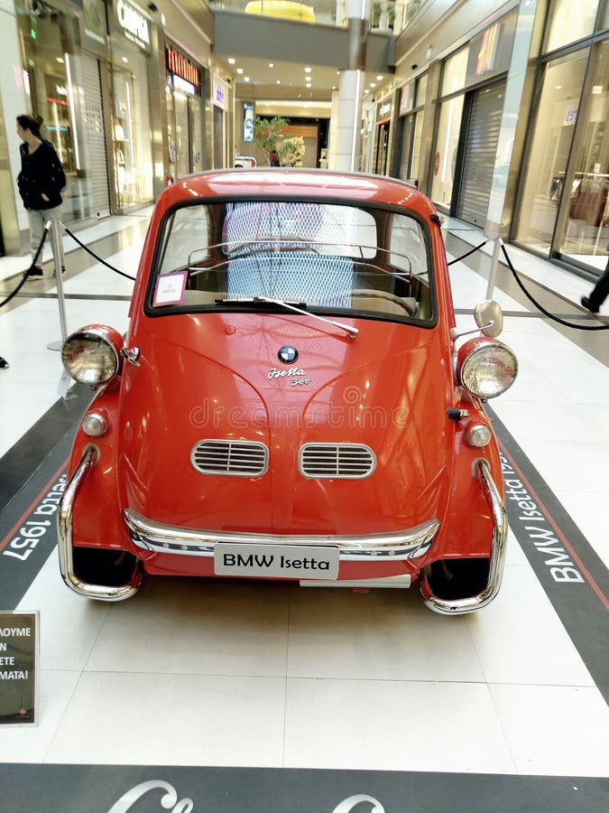 Stara samochód wystawa, mały BMW Isetta zdjęcia stock Stara samochód wystawa, mały BMW Isetta zdjęcia stock
