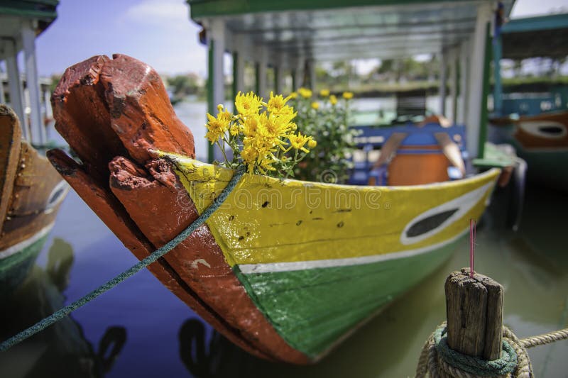Stara łódź w hoi-an, Vietnam