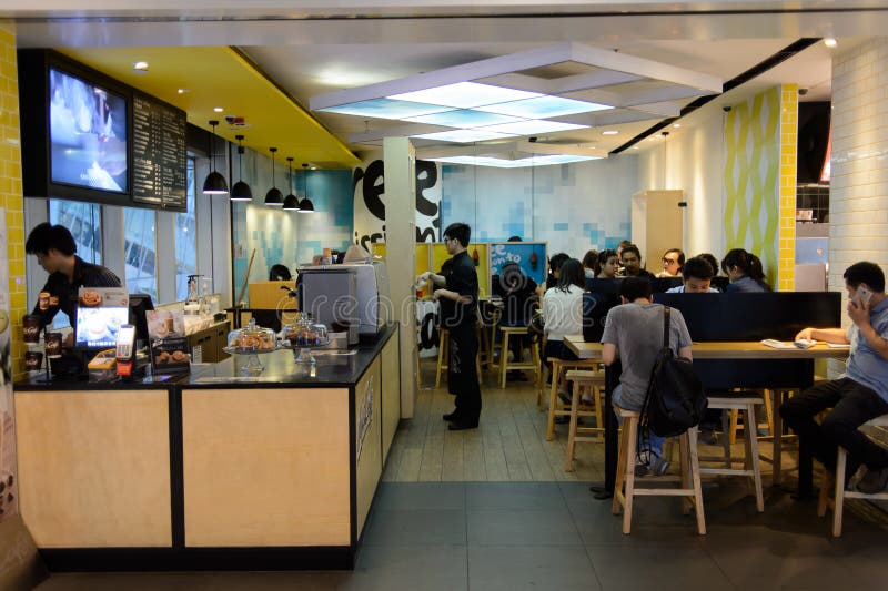 Starbucks-cafés interiör royaltyfria foton