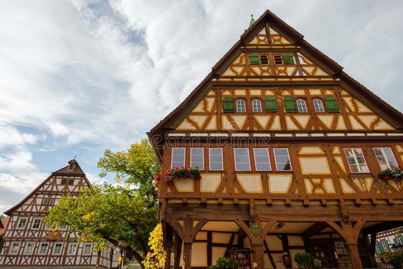 Stare, historyczne domy w hrabstwie german vine valley zdjęcia royalty free