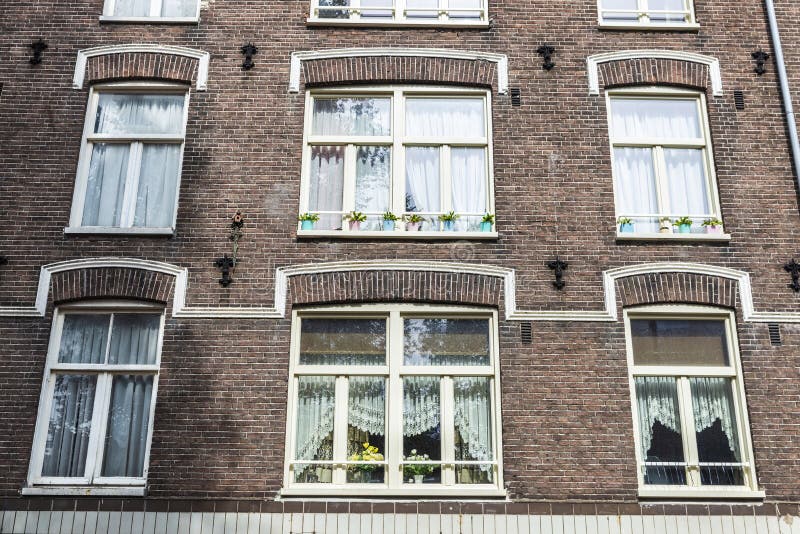 Stare klasyczne domy w holandii amsterdamskiej zdjęcia stock
