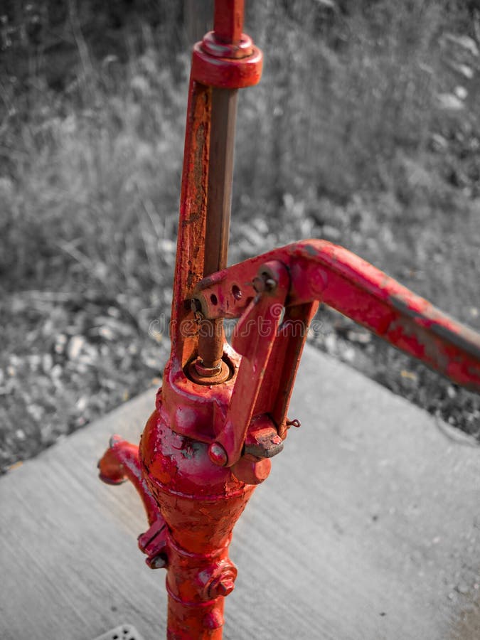 An old hand-drawn water pump along the Hickory Creek cycleway. An old hand-drawn water pump along the Hickory Creek cycleway.