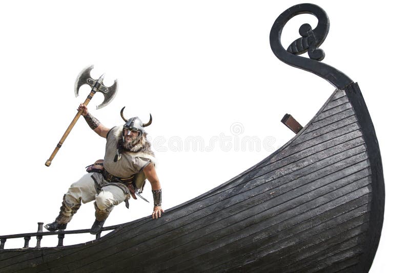 Starkes verärgertes bärtiges Viking mit dem Axtspringen
