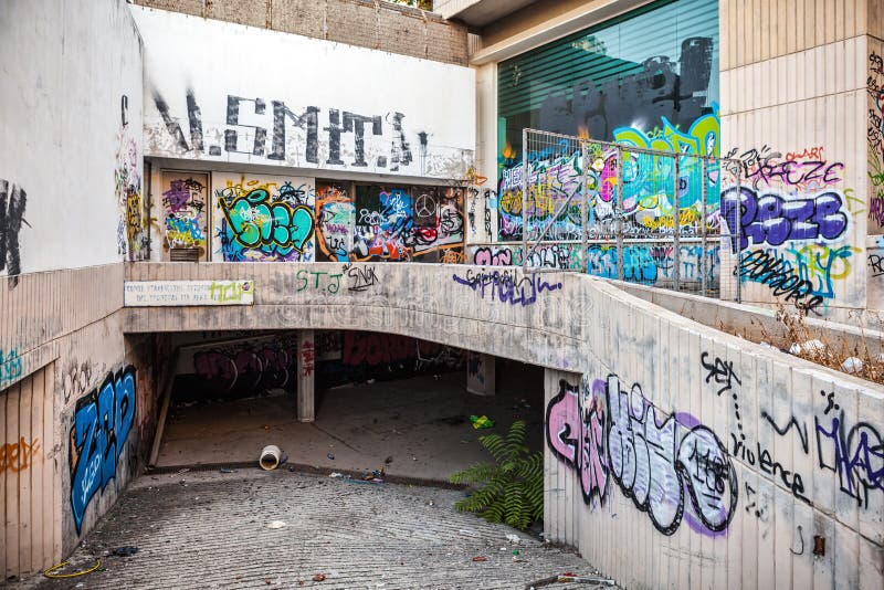Stary centrum Limassol wszystko malował z graffiti zdjęcia royalty free Stary centrum Limassol wszystko malował z graffiti zdjęcia royalty free