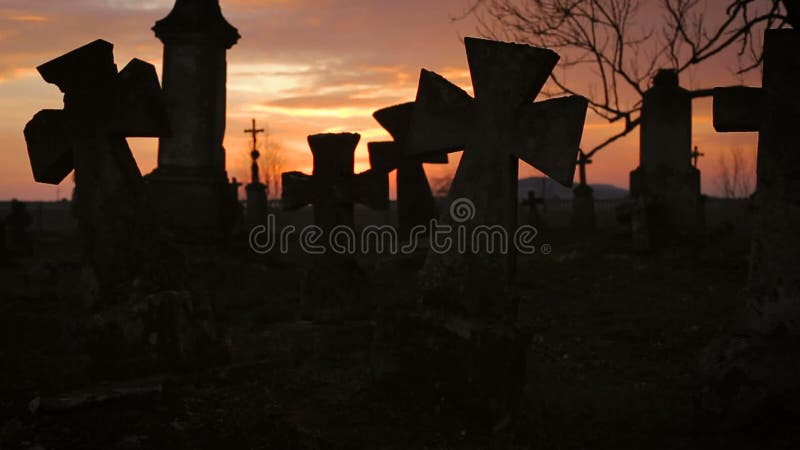 Stary cmentarz z Antycznymi krzyżami 8