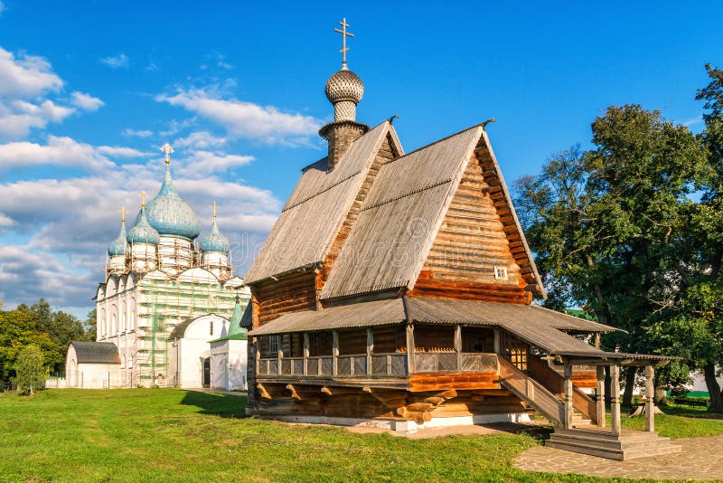 Stary drewniany kościół w Suzdal Kremlin fotografia stock Stary drewniany kościół w Suzdal Kremlin fotografia stock