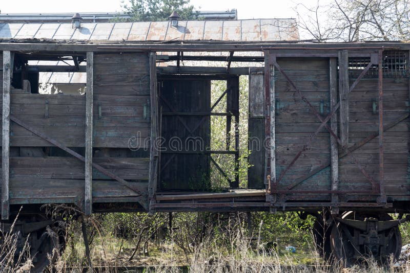 Stary drewniany rujnujący boxcar zdjęcia royalty free Stary drewniany rujnujący boxcar zdjęcia royalty free