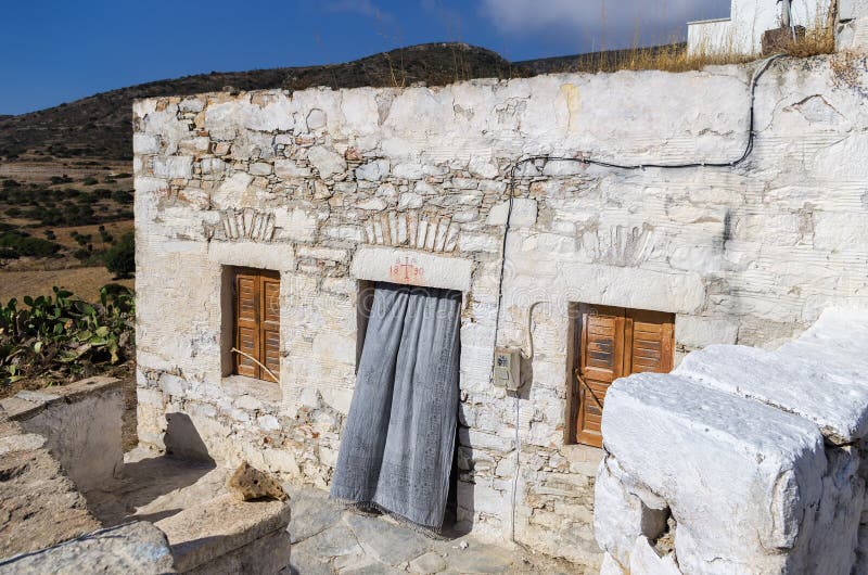Stary kamienia dom w Iraklia wyspie, Cyclades, Grecja zdjęcie stock Stary kamienia dom w Iraklia wyspie, Cyclades, Grecja zdjęcie stock