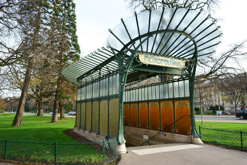 Station De Métro De Dauphine De Porte Paris Photo éditorial Image du