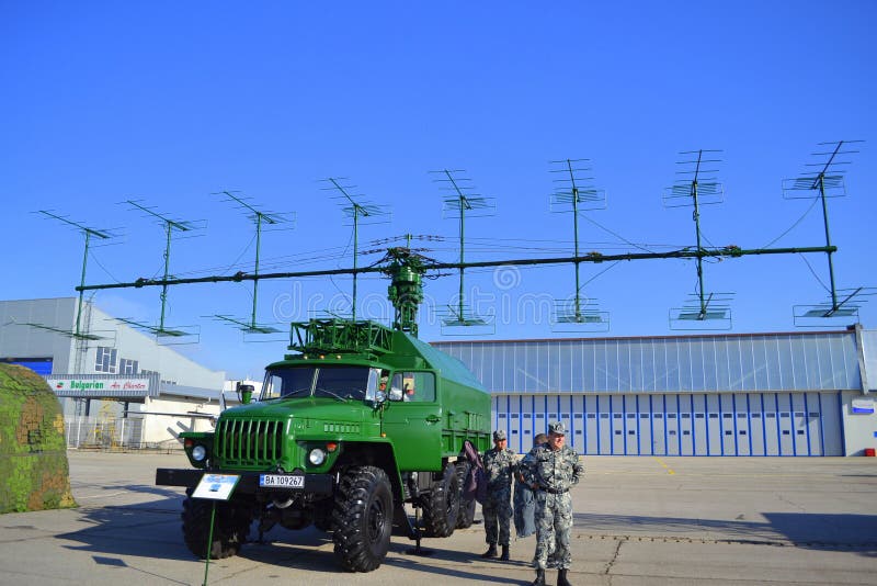 Station radar P18 (VÉNUS) photo éditorial. Image du transport 45681966
