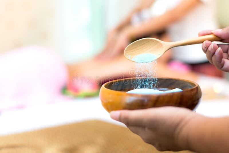 Station thermale de traitement et beauté de personnes de massage pour le mode de vie et la relaxation sains Fermez-vous du massag images stock Station thermale de traitement et beauté de personnes de massage pour le mode de vie et la relaxation sains Fermez-vous du massag images stock