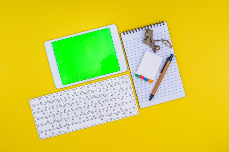 Bạn đang tìm kiếm văn phòng phẩm, máy tính bảng để hỗ trợ công việc học tập và làm việc? Xin giới thiệu một sản phẩm đáng chú ý - máy tính bảng với màn hình xanh trên nền màu vàng. Kết hợp cùng phông nền trường học màu xanh lá cây, giúp tạo ra không gian học tập tối ưu nhất, thuận tiện và tươi mới.