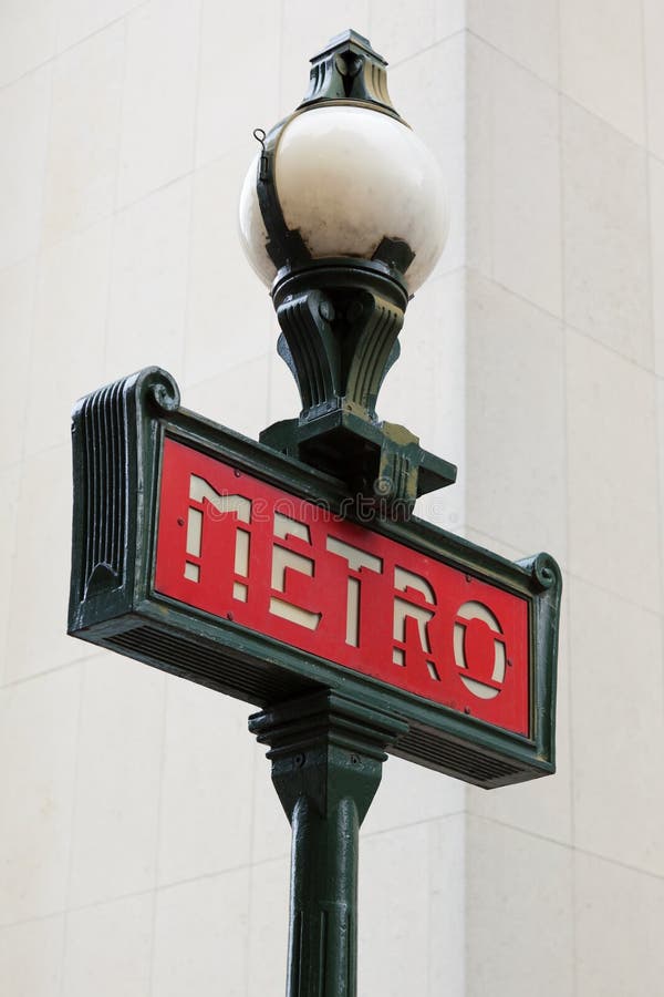 Stationszeichen Paris-U-Bahn (Metro) - Frankreich Redaktionelles