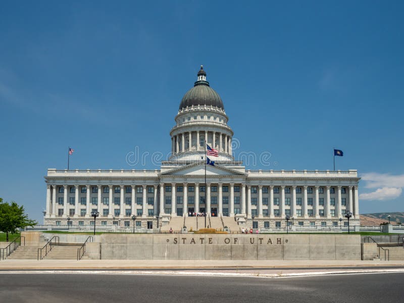 Stato del complesso di Utah Capitol Hill a Salt Lake City, la corte rotunda esteriore storica dell'interno, della casa, del senat fotografie stock libere da diritti Stato del complesso di Utah Capitol Hill a Salt Lake City, la corte rotunda esteriore storica dell'interno, della casa, del senat fotografie stock libere da diritti