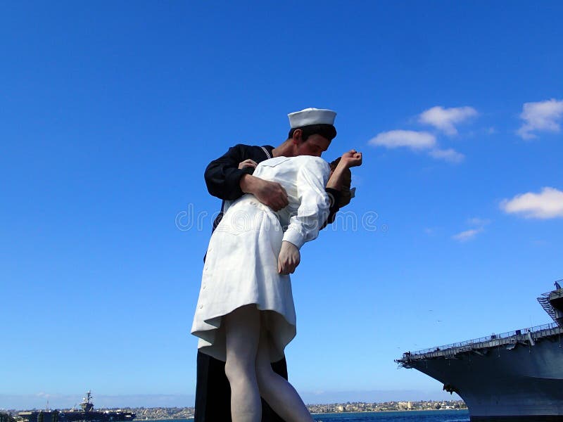 Statua baciare o di resa incondizionata fotografie stock libere da diritti Statua baciare o di resa incondizionata fotografie stock libere da diritti
