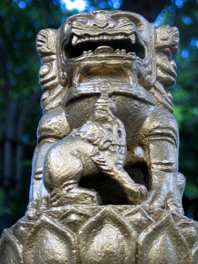 Statua cinese del leone fotografie stock libere da diritti