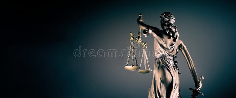 Statua damy sprawiedliwość - tylni widok z kopii przestrzenią zdjęcia royalty free Statua damy sprawiedliwość - tylni widok z kopii przestrzenią zdjęcia royalty free