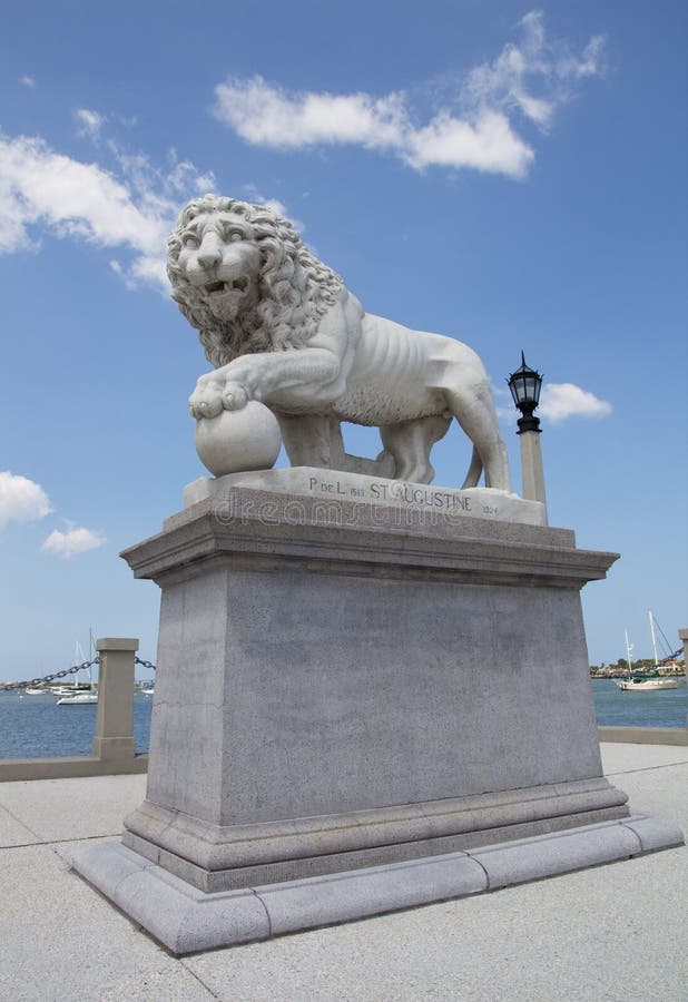 Statua del leone fotografie stock