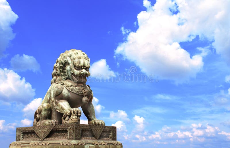 Statua del leone nella Città proibita, Pechino, Cina immagini stock libere da diritti