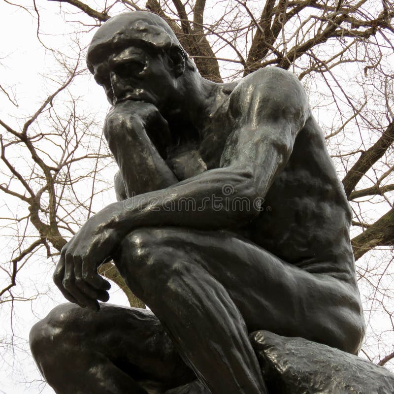 Statua del pensatore, Filadelfia, PA del ` s di Rodin immagine stock libera da diritti Statua del pensatore, Filadelfia, PA del ` s di Rodin immagine stock libera da diritti
