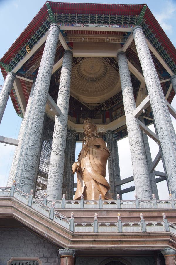 Statua di Kuan Yin fotografie stock libere da diritti Statua di Kuan Yin fotografie stock libere da diritti