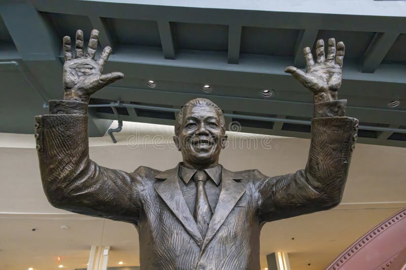 Statua di nelson mandela presso il quartier generale ONU nyc fotografie stock